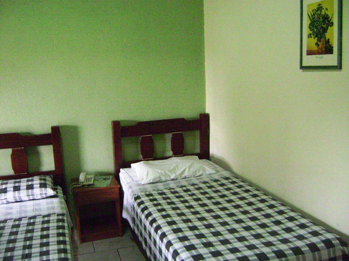 Hotel Colonial Lencois Paulista Exterior photo